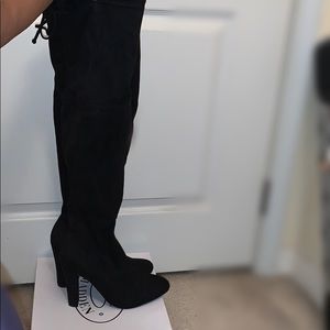 Gorgeous Black knee high heels